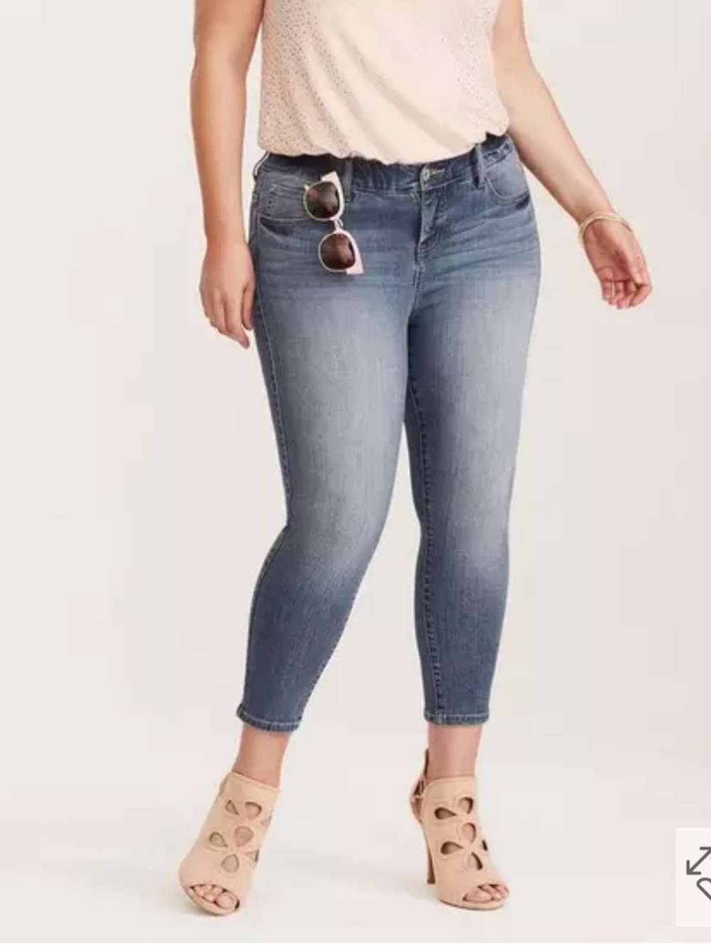 Torrid Bombshell Crop Premium Stretch High Rise Skinny Jeans. Size 22.